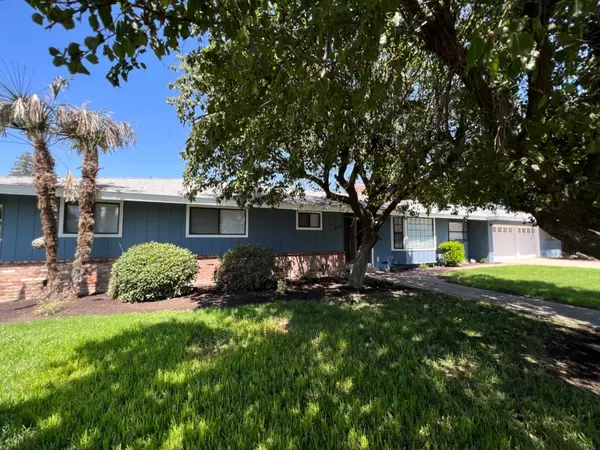 272 W Cypress Avenue, Reedley, CA 93654