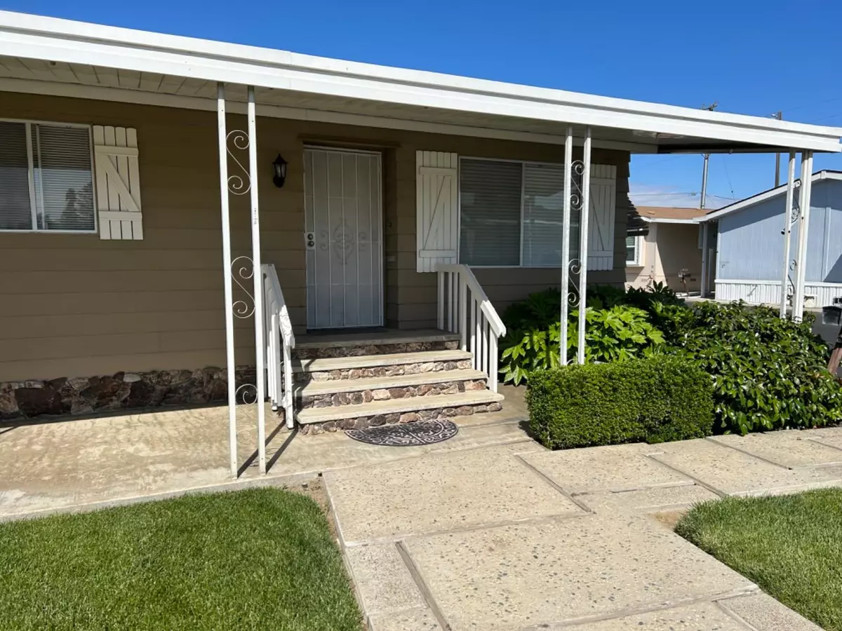 Kingsburg, CA 93631,1551 6th Avenue Drive Unit 18