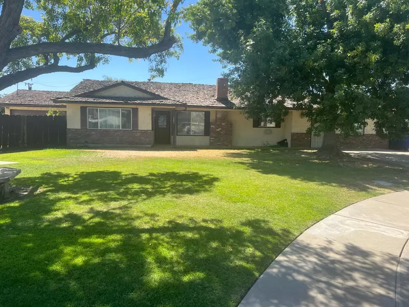 283 Spruce Place, Lemoore, CA 93245