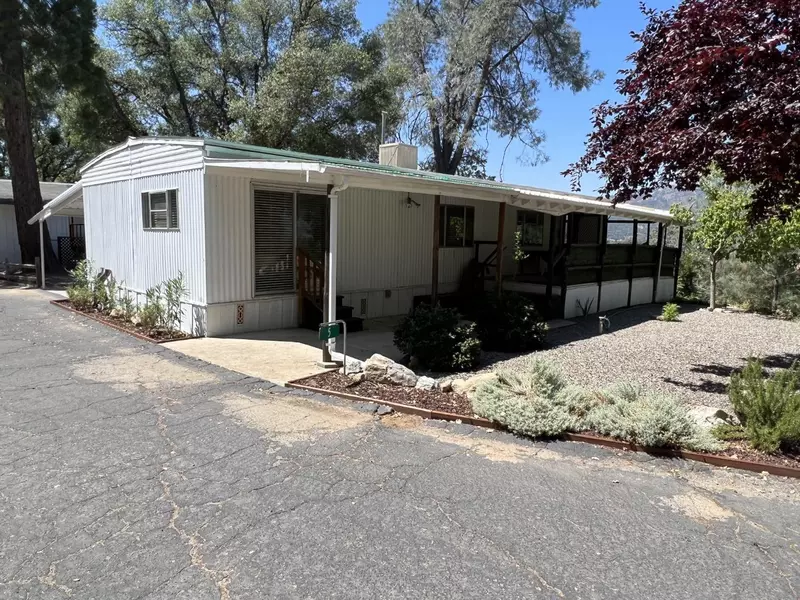 50889 Road 426  Unit SPC 5, Oakhurst, CA 93644