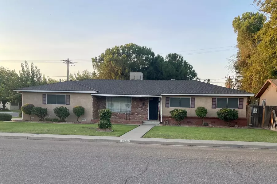 230 Spring Lane, Lemoore, CA 93245