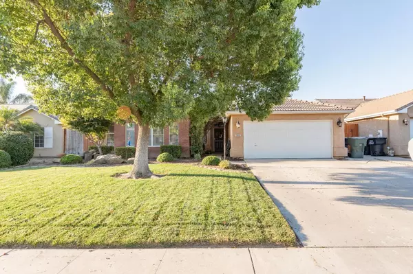 5526 W Dorothea Avenue, Visalia, CA 93277