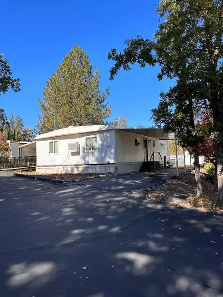 39678 Road 425B  Unit 60, Oakhurst, CA 93644