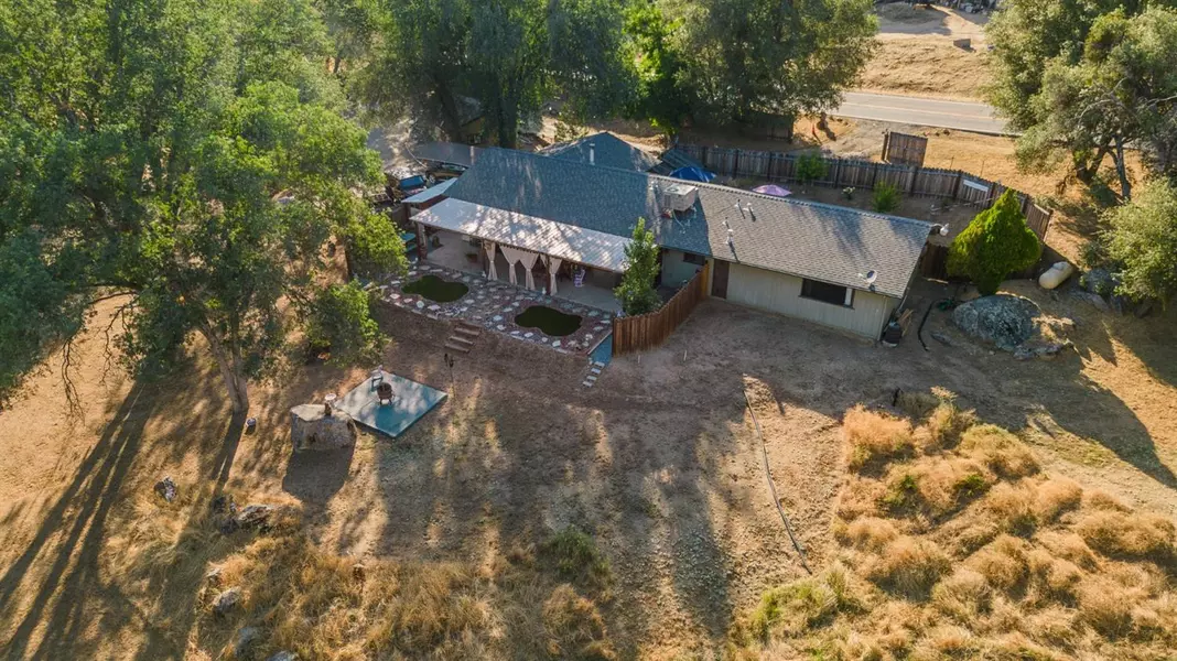 50912 Road 426, Oakhurst, CA 93644