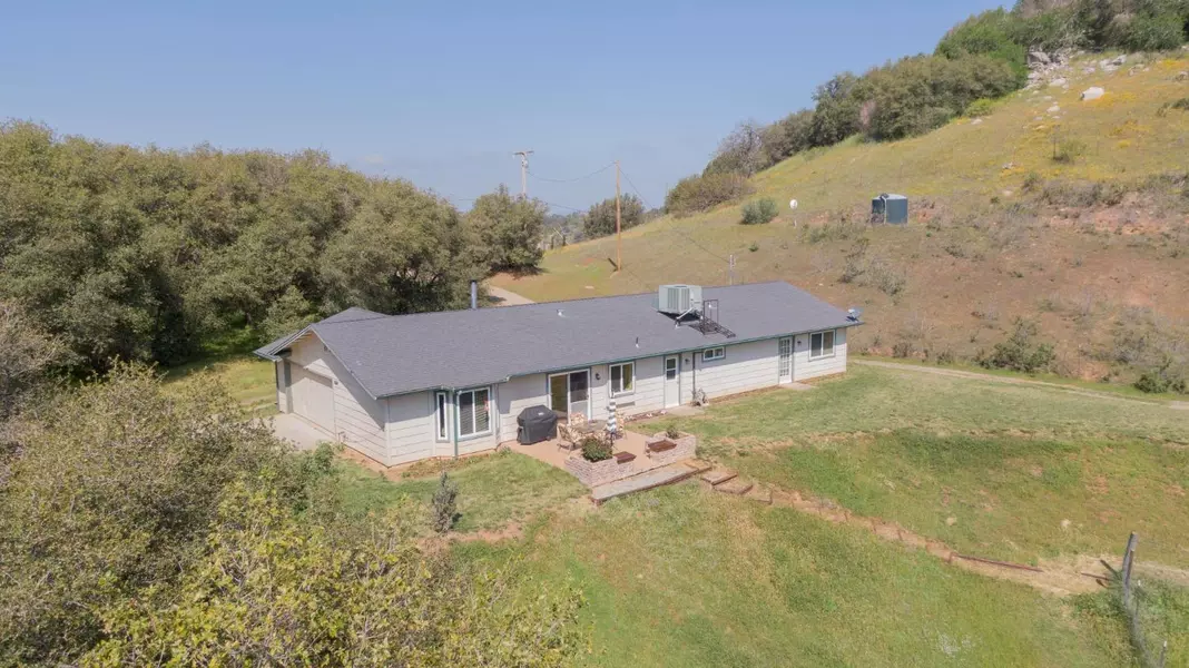 52075 Sesame Lane, Squaw Valley, CA 93675