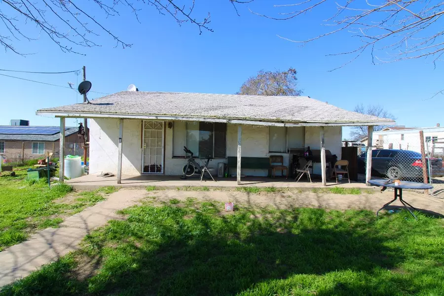 15815 S Hughes Avenue, Caruthers, CA 93609