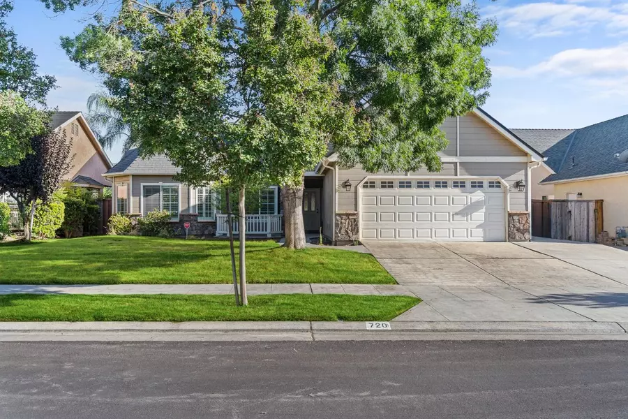 720 Lester Avenue, Clovis, CA 93619