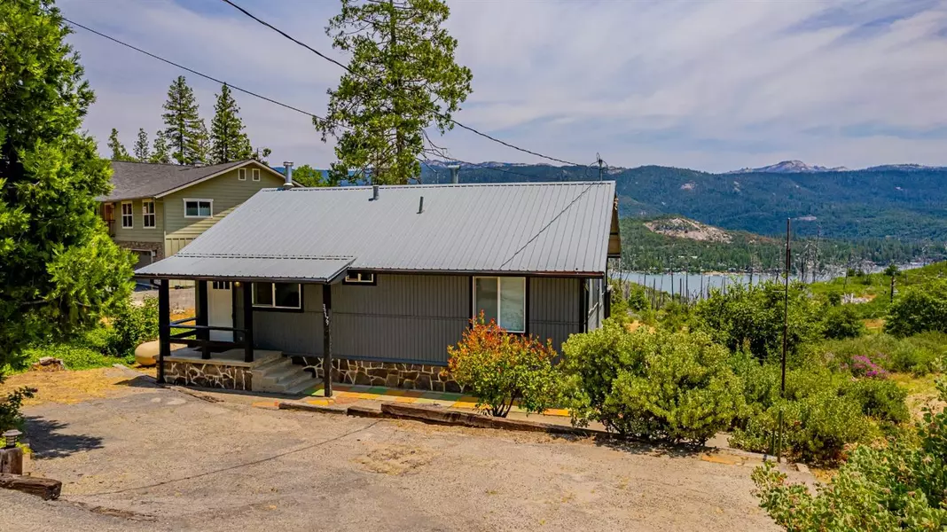 39179 Oak Drive, Oakhurst, CA 93644