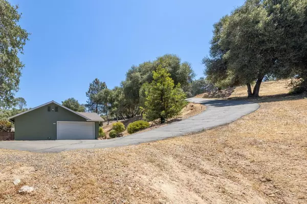 Coarsegold, CA 93614,33202 Blue Canyon Court