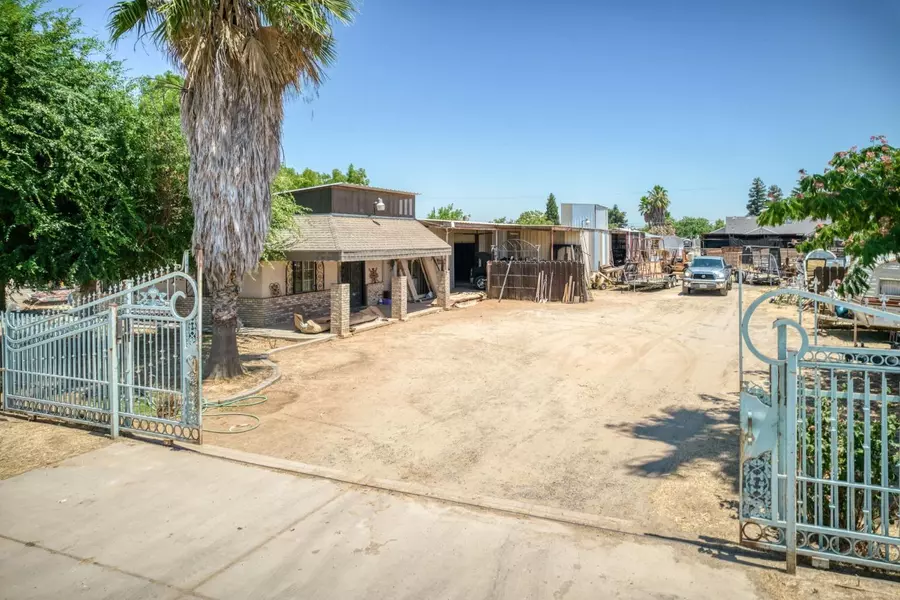 17463 Baldwin Street, Madera, CA 93638