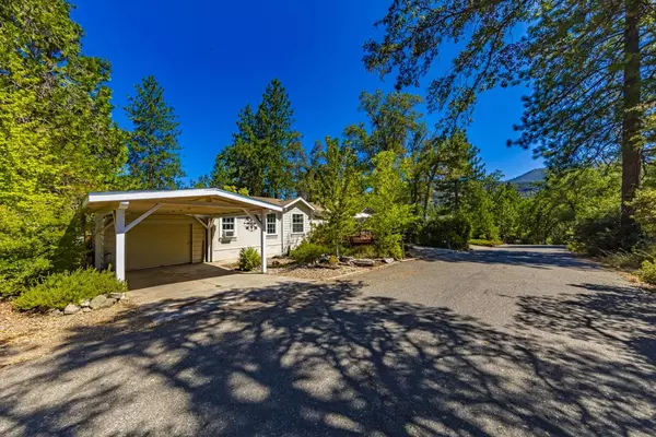 Oakhurst, CA 93644,43555 Highway 41  Unit B20