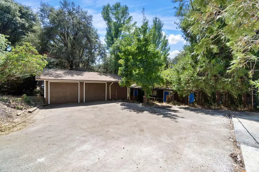 42608 Buckeye Road, Oakhurst, CA 93644