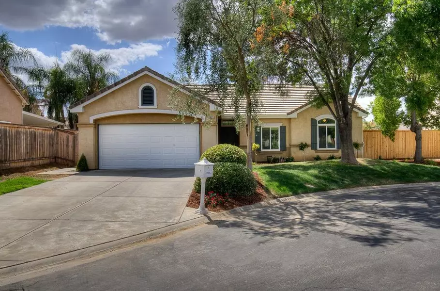 4861 N Crystal Springs Court, Clovis, CA 93619