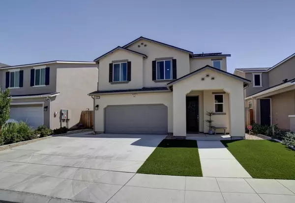 819 Descanso Avenue, Clovis, CA 93619