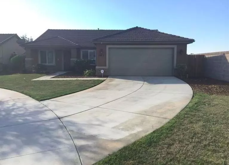 1043 W Reese Court, Visalia, CA 93277