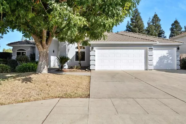 1485 N Karen Avenue, Clovis, CA 93619