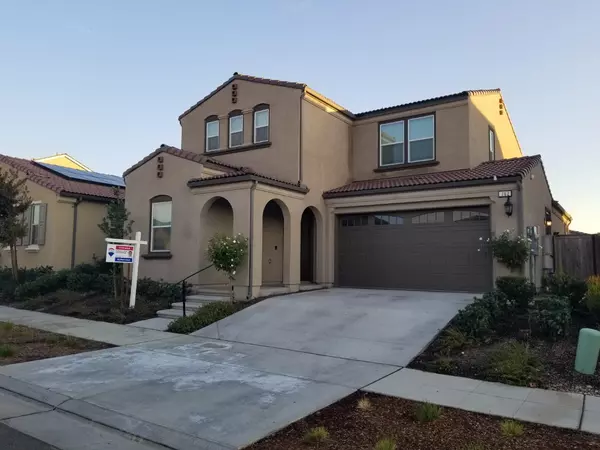 762 Ridgebank Avenue, Madera, CA 93636