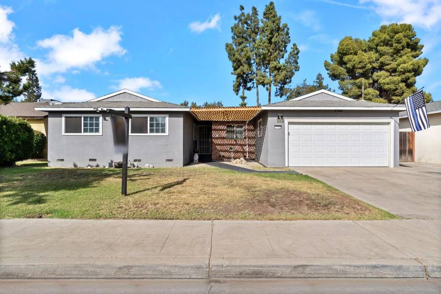 1755 Fairmont Avenue, Clovis, CA 93611