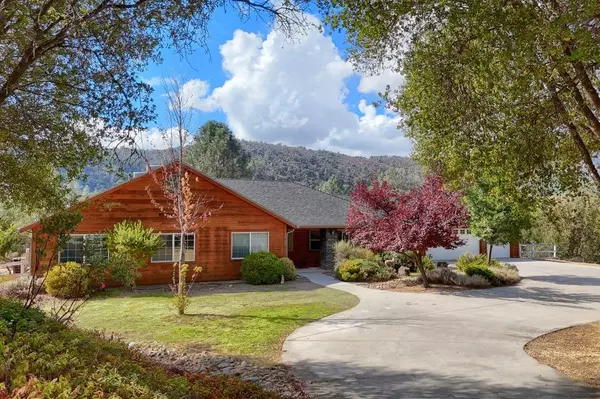 38788 Goldenrod Lane, Oakhurst, CA 93644