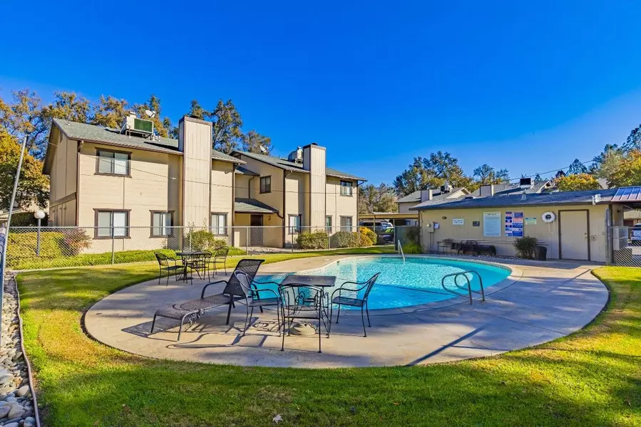 49400 River Park Road Unit 7, Oakhurst, CA 93644