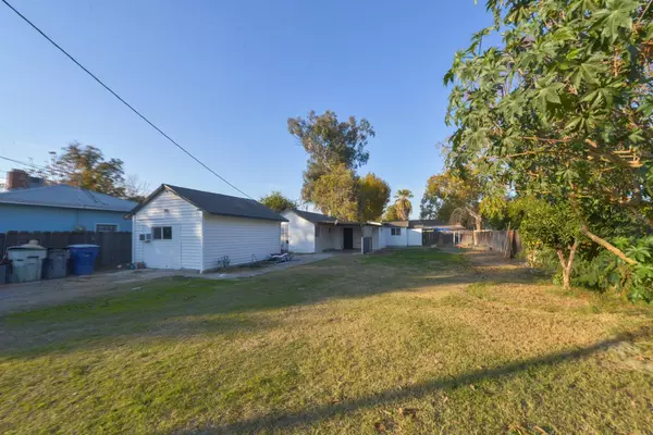 4023 E Clay Avenue, Fresno, CA 93702