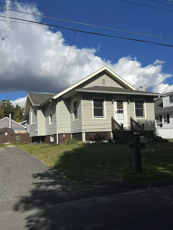 42 Lucille St, Pittsfield, MA 01201