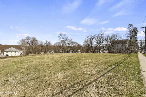0 Onota St, Pittsfield, MA 01201