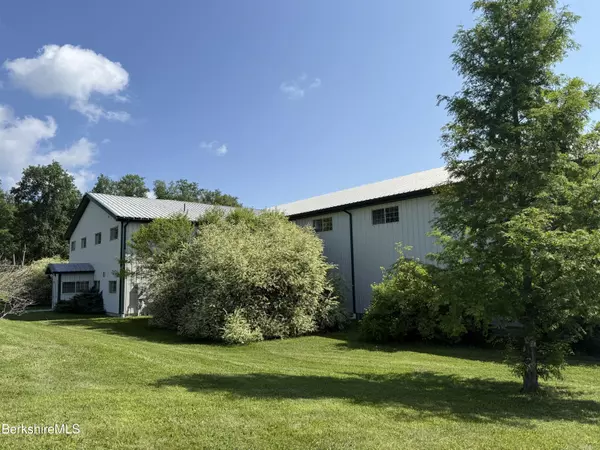 802 State Rd, Richmond, MA 01254