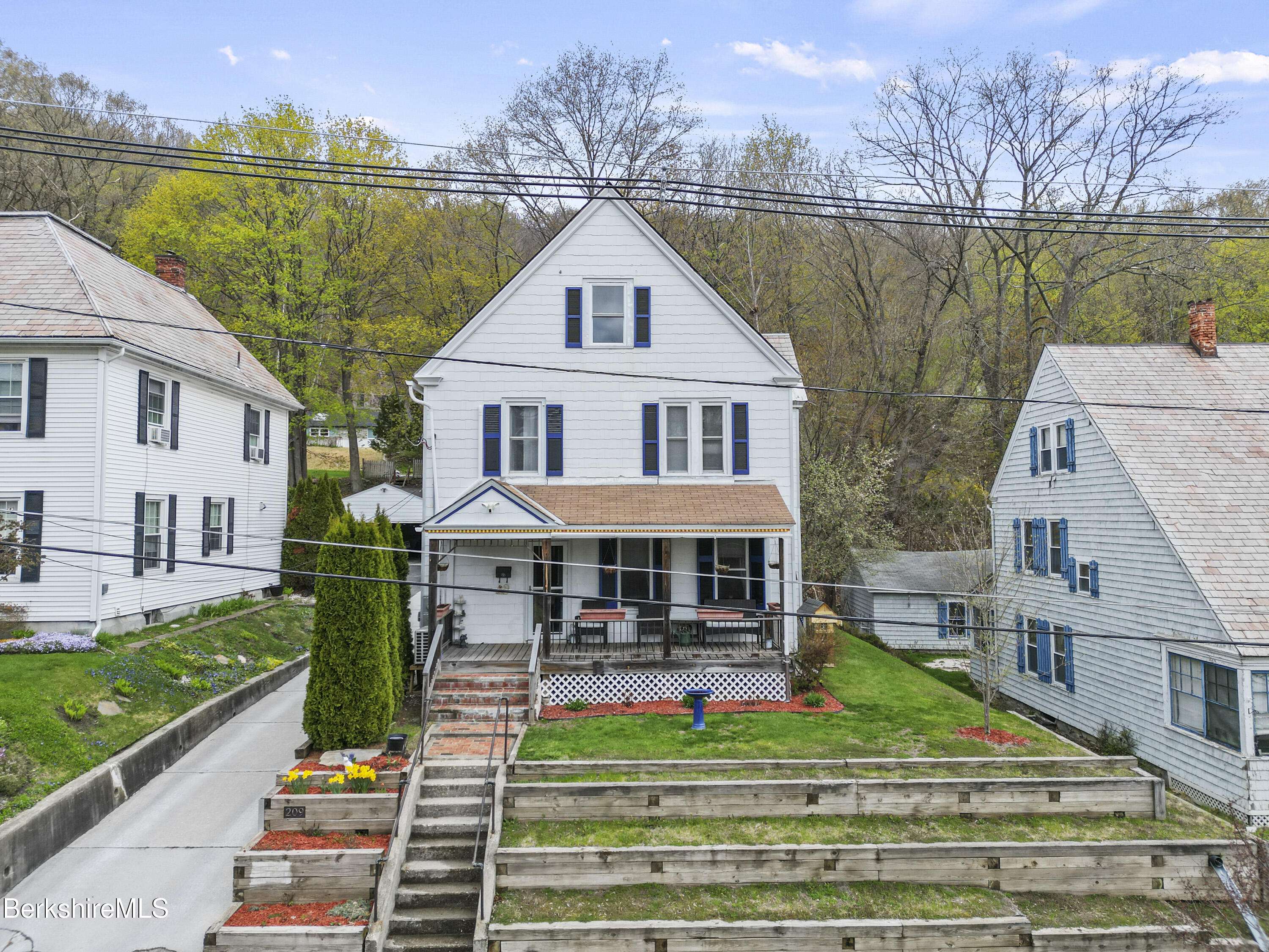 209 North St,  North Adams,  MA 01247