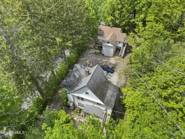 328-332 Park St, Great Barrington, MA 01230