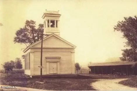 1386 Hartsville Mill River Rd, New Marlborough, MA 01230