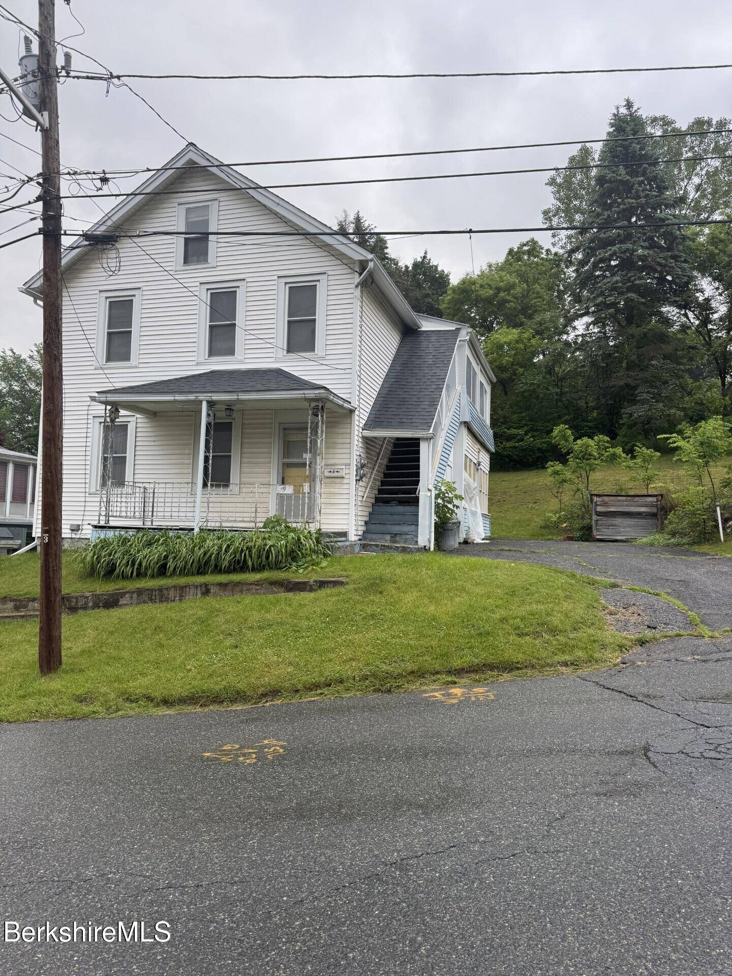 9 Anthony St, Adams, MA 01220