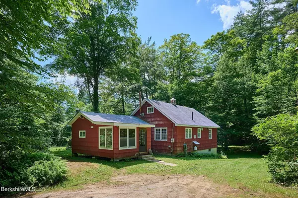66 Reils Ln, Colrain, MA 01340