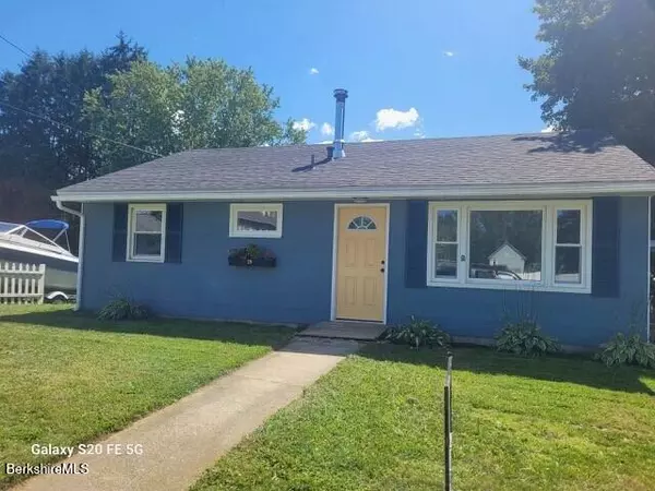 29 Crystal St, Pittsfield, MA 01201