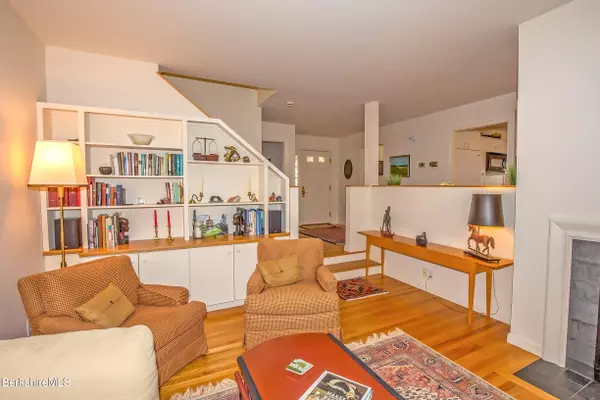 1136 Barker Rd #18, Pittsfield, MA 01201