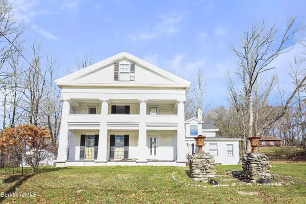 469 Maple St, Hinsdale, MA 01235