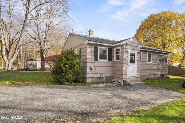 11 McAllister St, Pittsfield, MA 01201