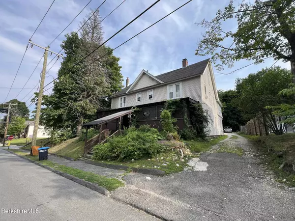 98 Lincoln St #A, Pittsfield, MA 01201