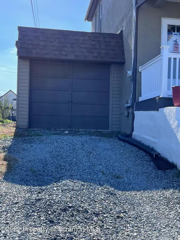 Scranton, PA 18505,910 Orchard ST