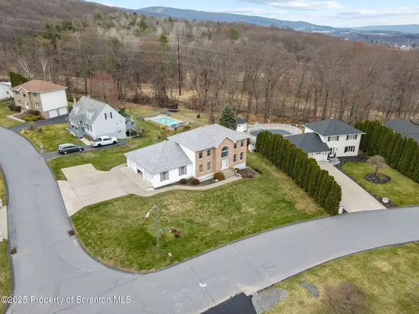 Scranton, PA 18504,18 Oakwood Dr DR