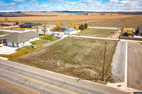 Worland, WY 82401,522 N Road 11