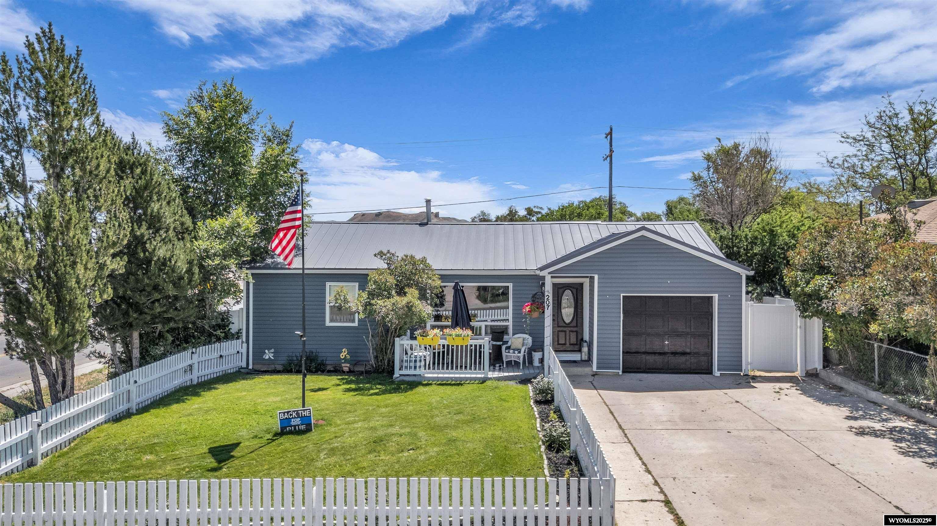Green River, WY 82935,207 Jensen St