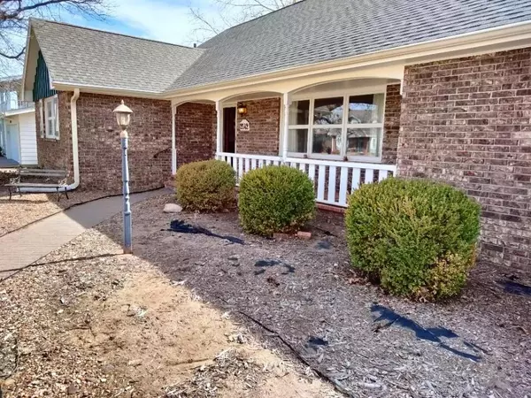 2142 Edgehill Rd., Salina, KS 67401