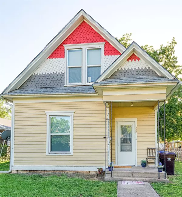 Lindsborg, KS 67456,228 S 2nd St