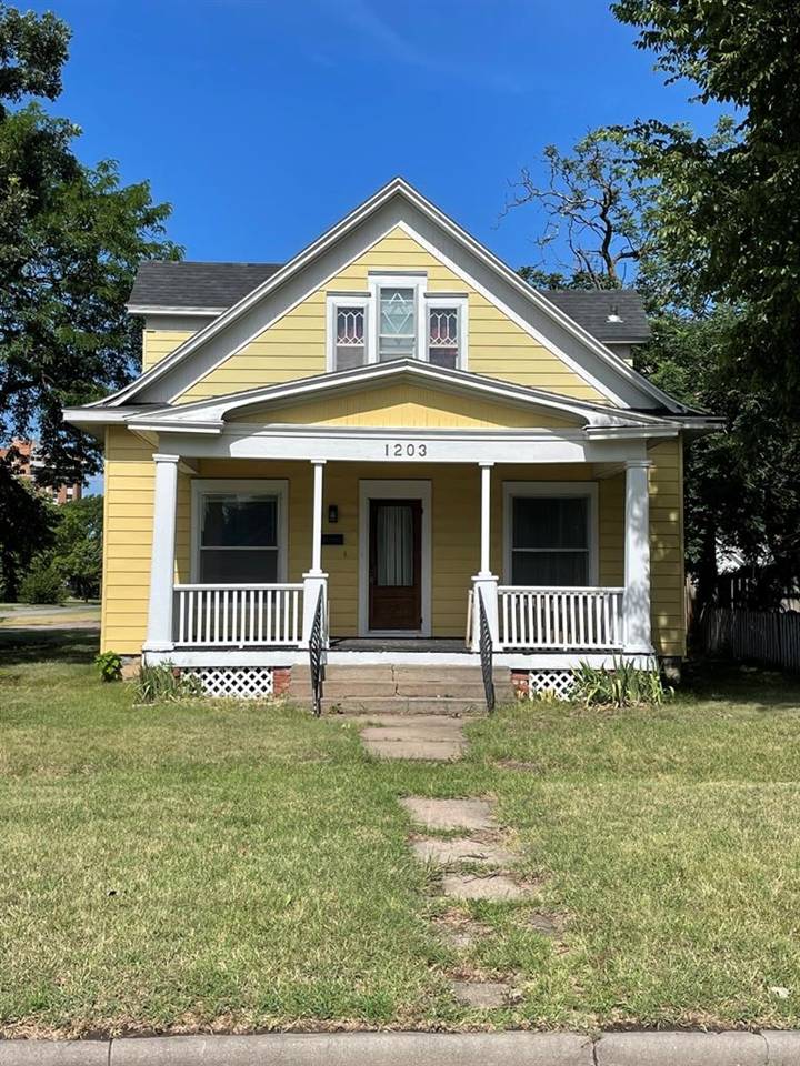 1203 Hubbard, Great Bend, KS 67530