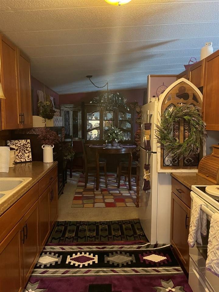 Great Bend, KS 67530,65 Hilltop Circle Dr