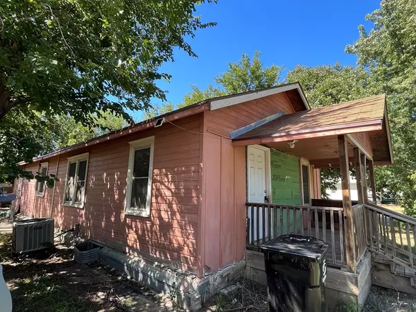 Salina, KS 67401,1119 N 8th