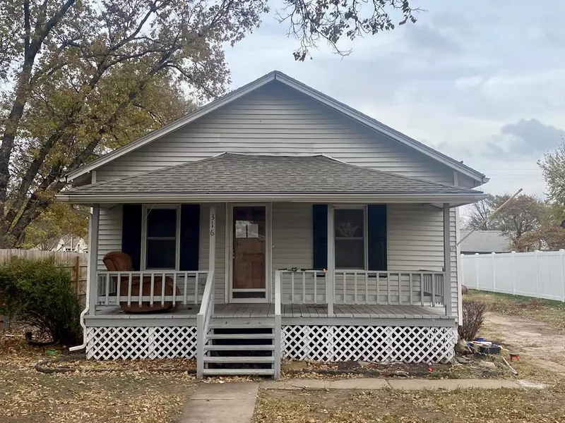 316 4th, Claflin, KS 67525