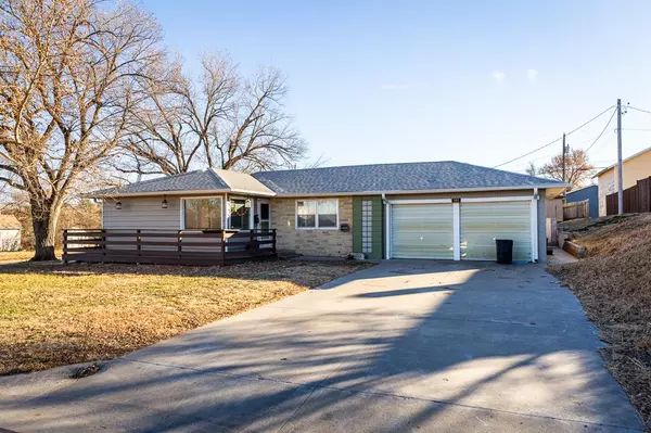 302 W 13th St, Concordia, KS 66901