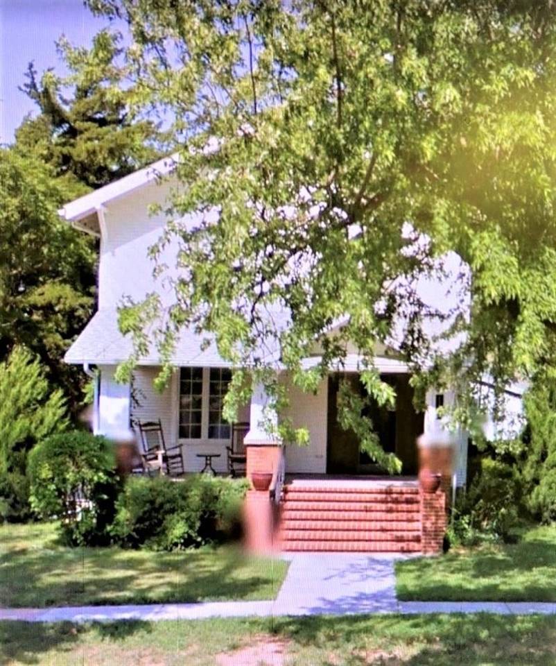 112 S. Broadway, St John, KS 67576
